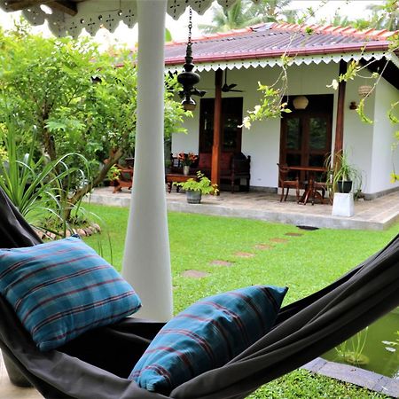 Bed and Breakfast Lilly House Unawatuna Esterno foto