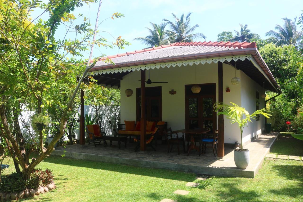 Bed and Breakfast Lilly House Unawatuna Esterno foto
