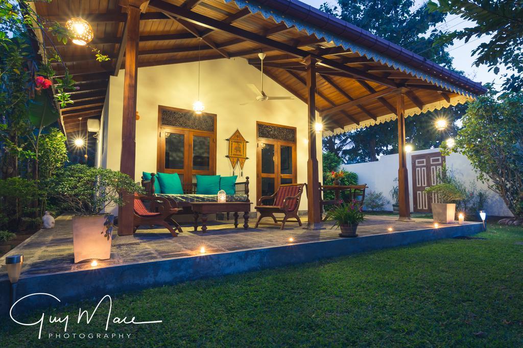 Bed and Breakfast Lilly House Unawatuna Esterno foto