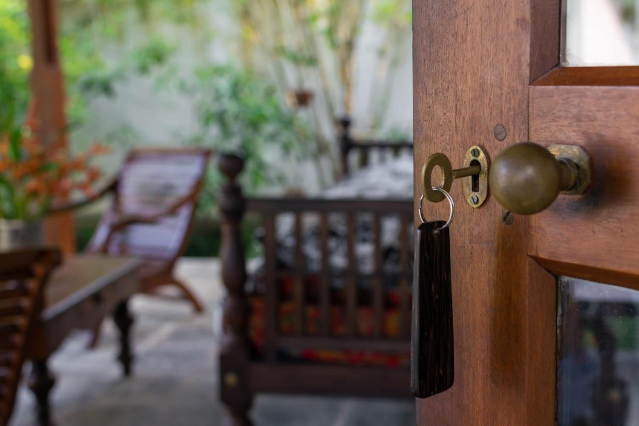 Bed and Breakfast Lilly House Unawatuna Esterno foto