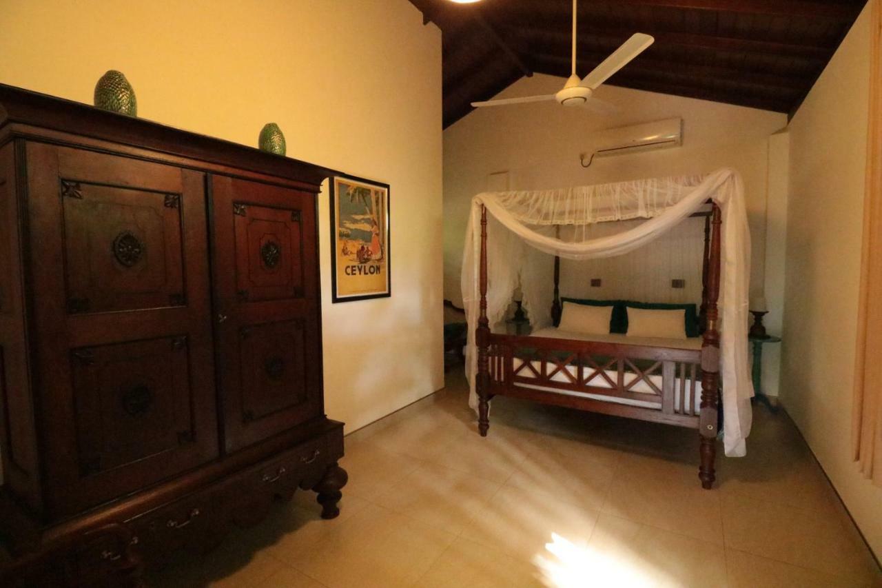 Bed and Breakfast Lilly House Unawatuna Esterno foto