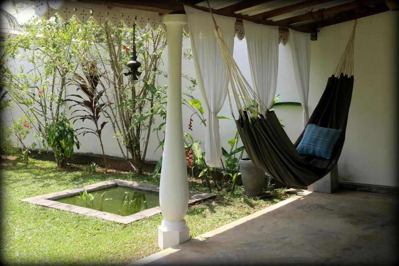 Bed and Breakfast Lilly House Unawatuna Esterno foto